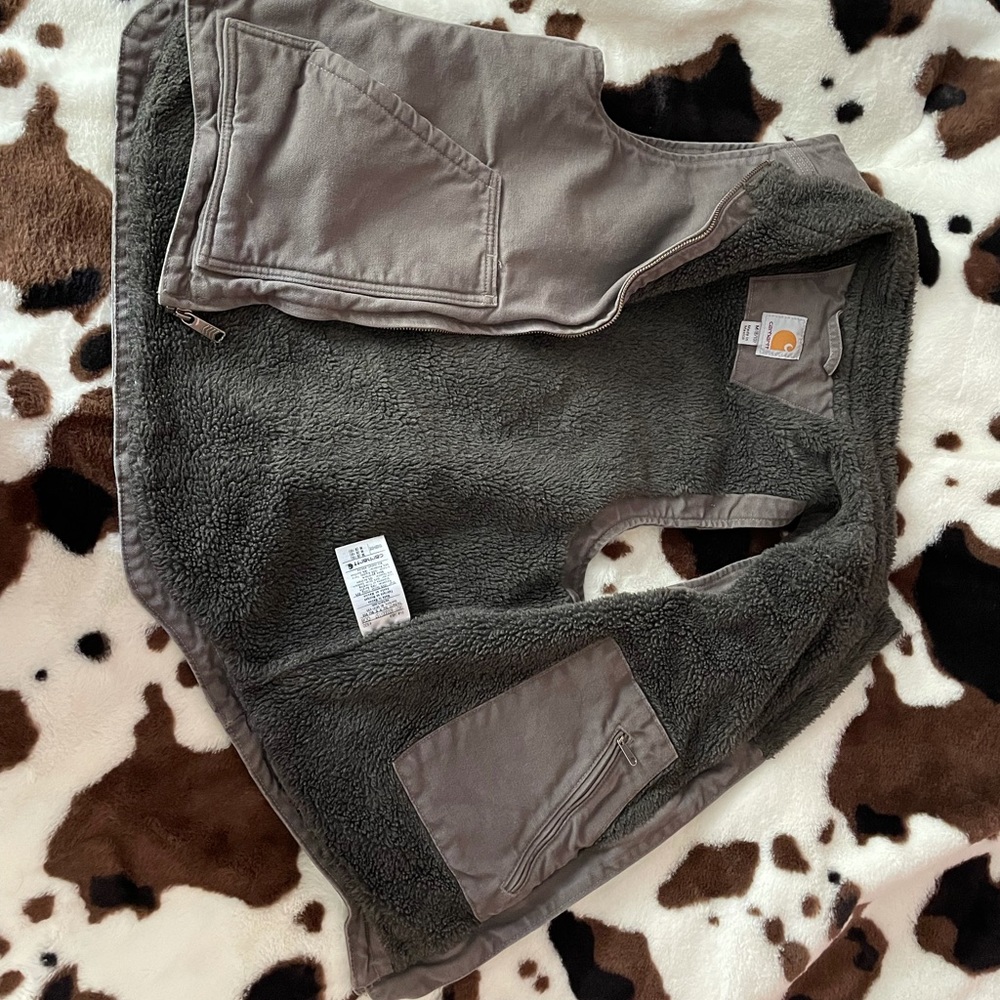 Women’s carhartt vest medium
